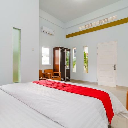 Hotel Reddoorz Syariah Near Simpang Sekip Palembang Zewnętrze zdjęcie